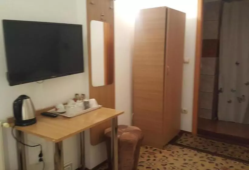 Pensiunea Podul Minciunilor