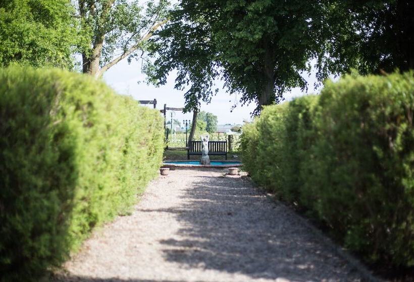 Mjällbyhus Pensionat & Stugby