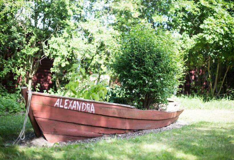 Mjällbyhus Pensionat & Stugby