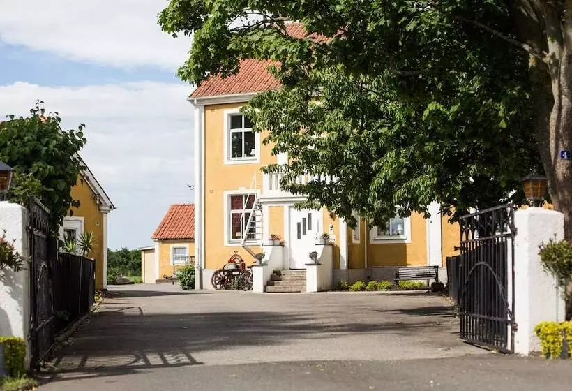 Mjällbyhus Pensionat & Stugby