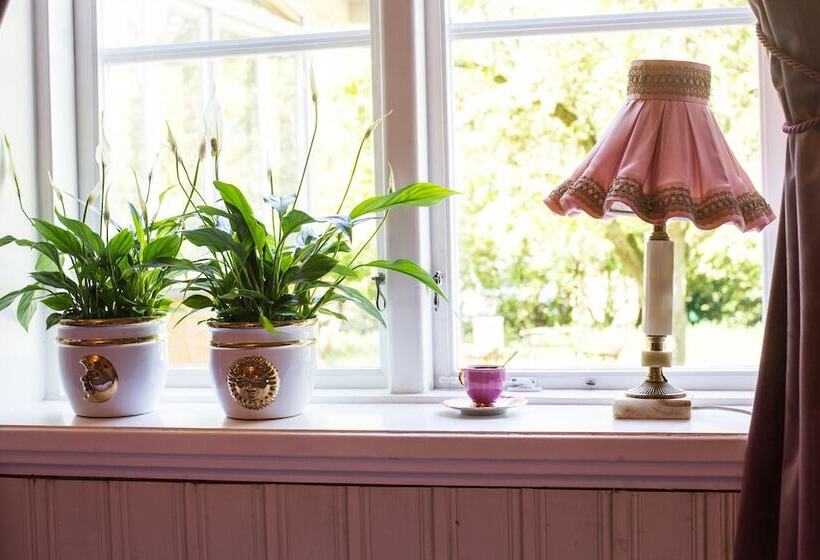 Mjällbyhus Pensionat & Stugby