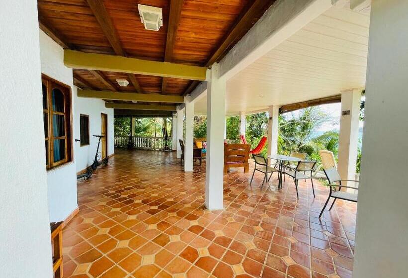 بنسيون Coibahouse