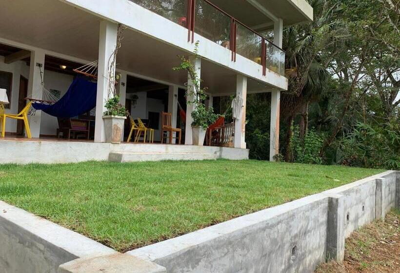 بنسيون Coibahouse