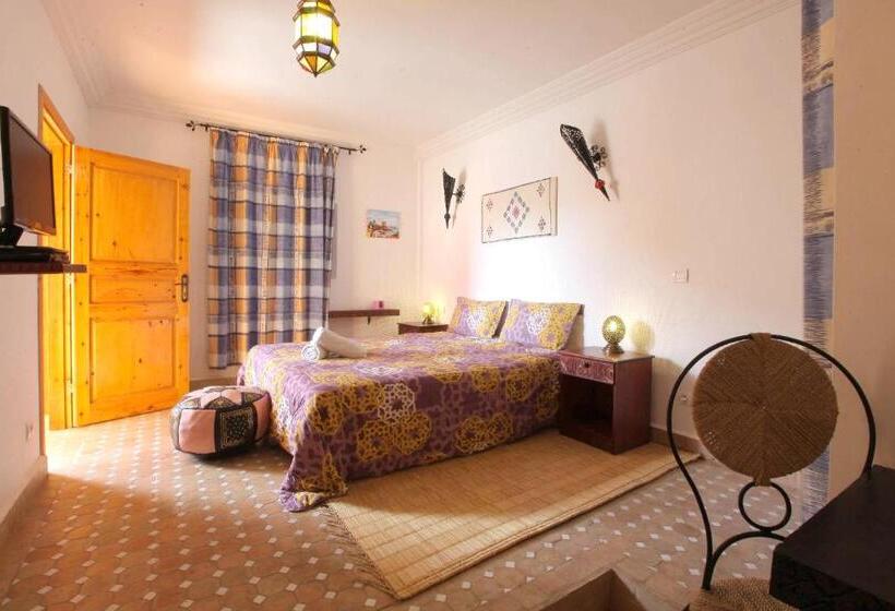 بنسيون Dar Rio Oro