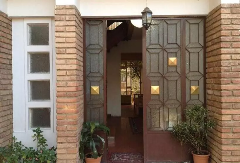 پانسیون El Jardin Suites And Guest House