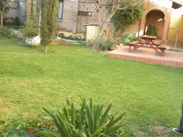 پانسیون El Jardin Suites And Guest House