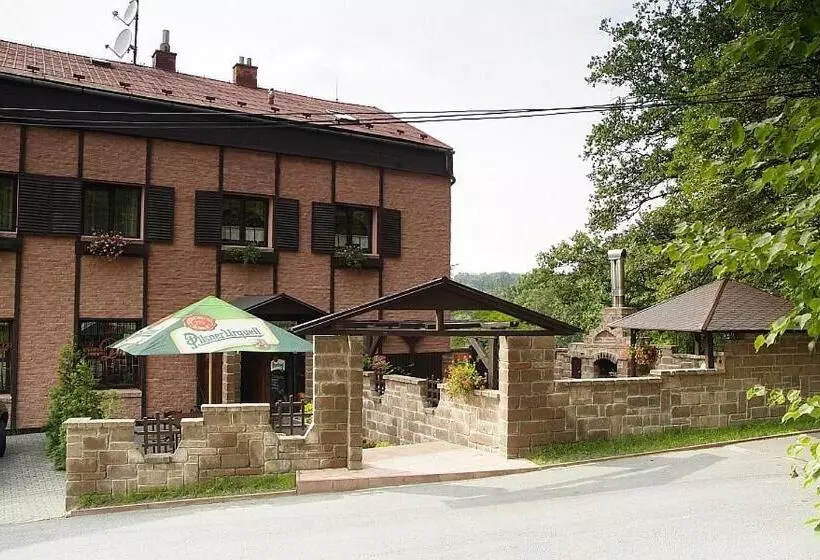ペンション Penzion A Restaurace U Mámy