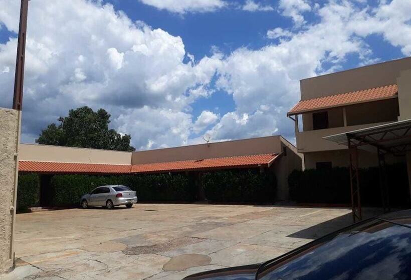 פנסיון Pousada Paraiso Avaré