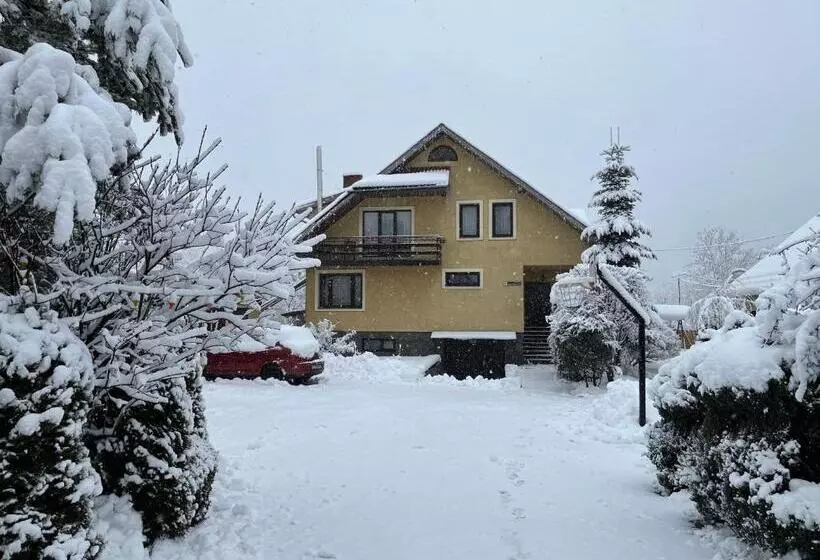 Majatalo Prutets Guest House