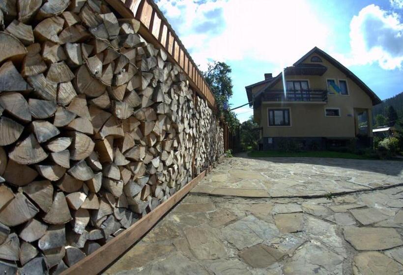 פנסיון Prutets Guest House