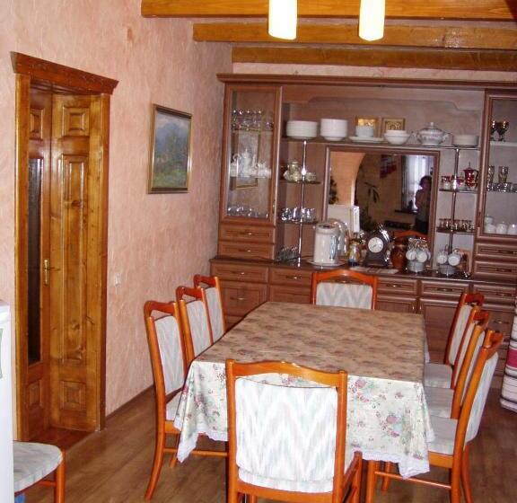 פנסיון Prutets Guest House