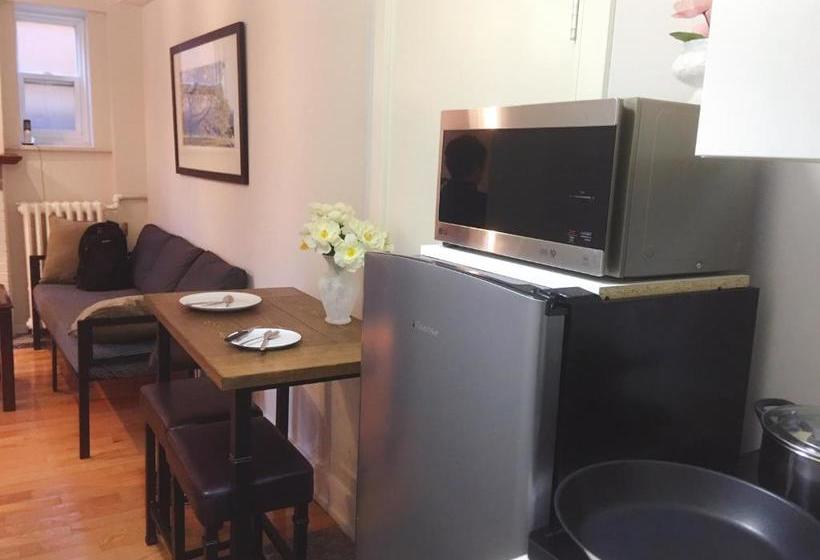 پانسیون The Parkway Garden Guesthouse