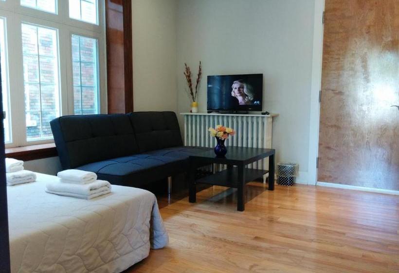 پانسیون The Parkway Garden Guesthouse