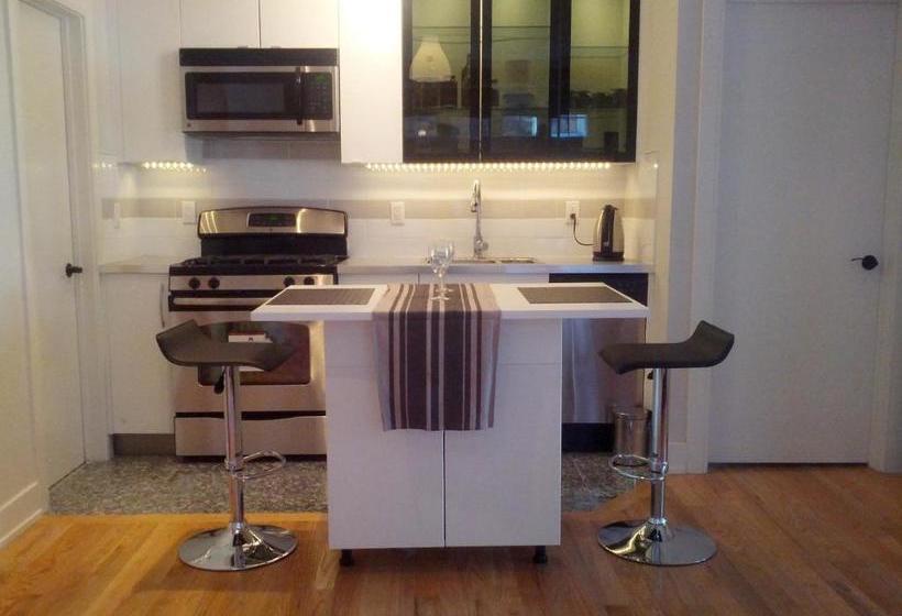 پانسیون The Parkway Garden Guesthouse