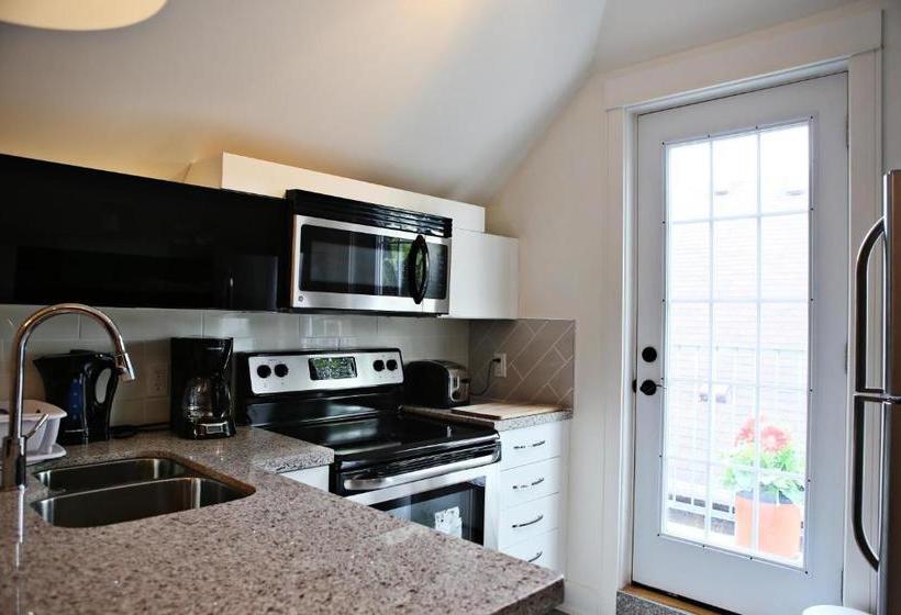 پانسیون The Parkway Garden Guesthouse