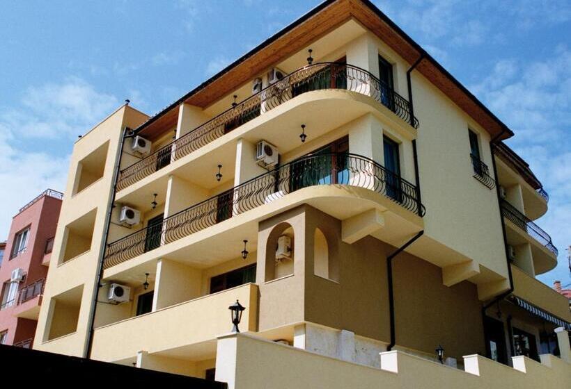 پانسیون Villa Valeev