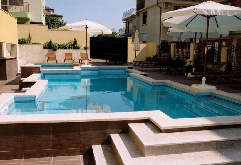 پانسیون Villa Valeev