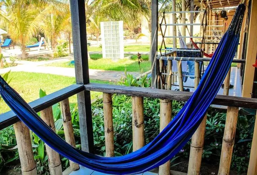 ユースホステル Punta Pacifico Bungalows Mancora