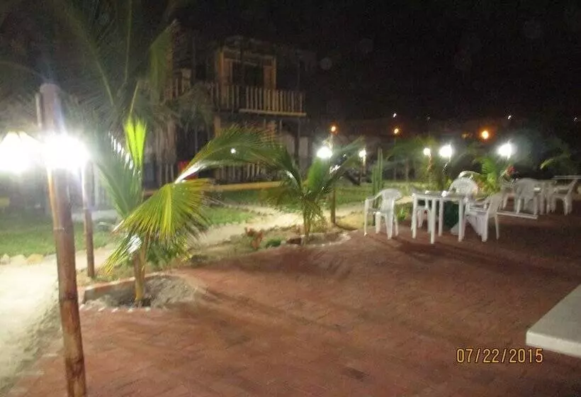ユースホステル Punta Pacifico Bungalows Mancora