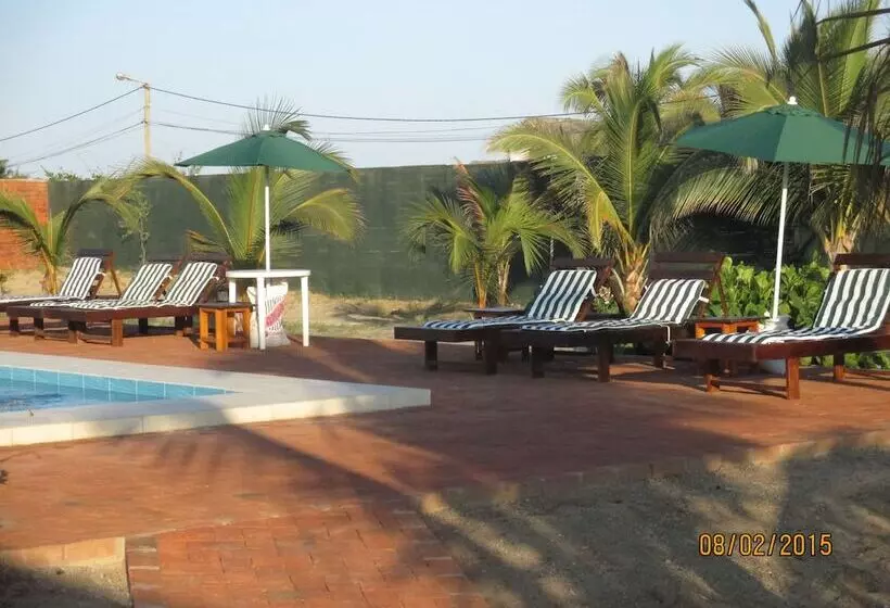 ユースホステル Punta Pacifico Bungalows Mancora