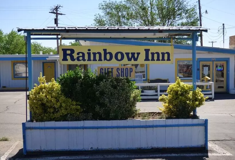 Retkeilymaja Rainbow Inn & Cottages