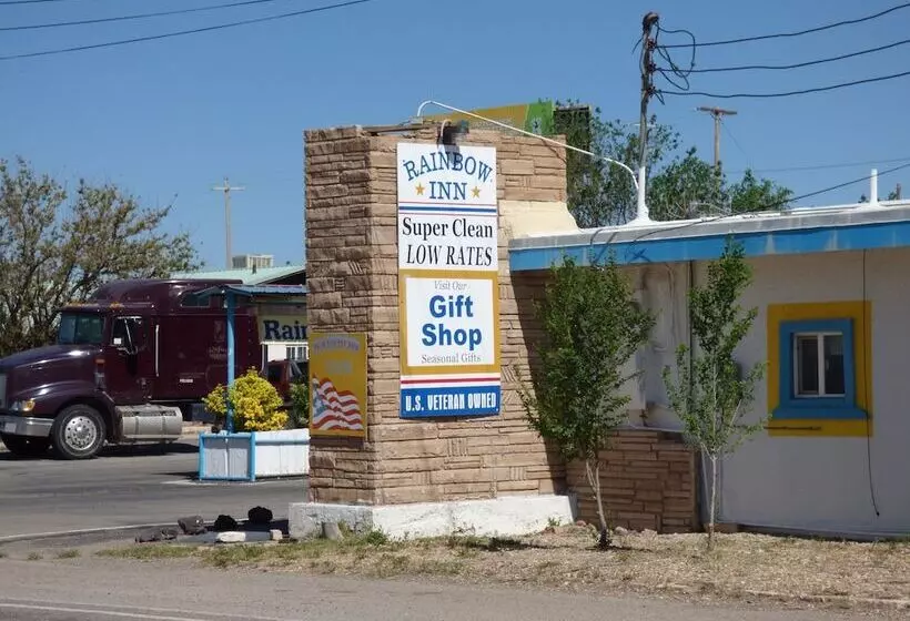 Retkeilymaja Rainbow Inn & Cottages