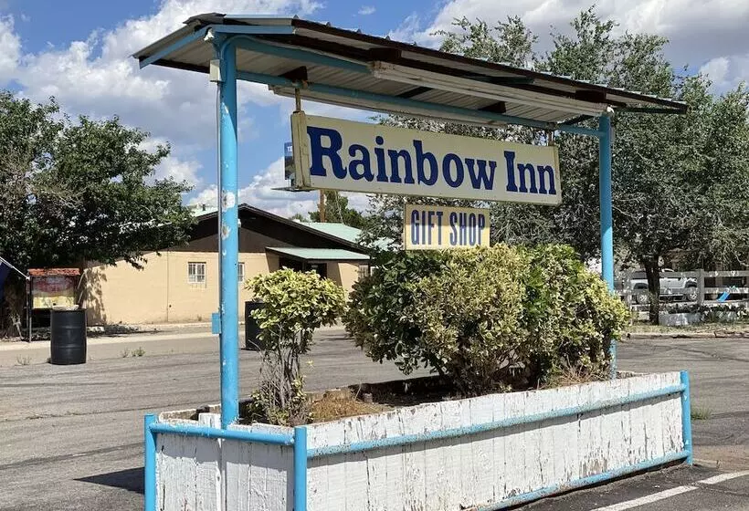 Retkeilymaja Rainbow Inn & Cottages