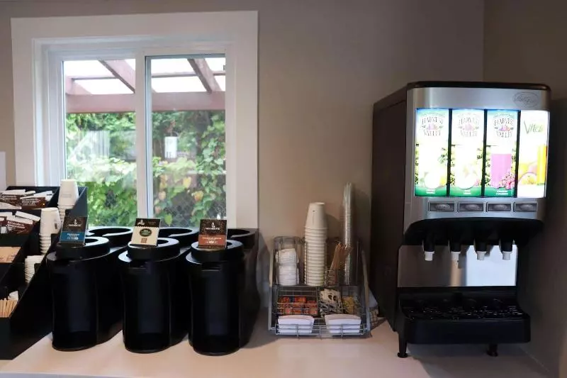 Retkeilymaja Super 8 By Wyndham Courtenay