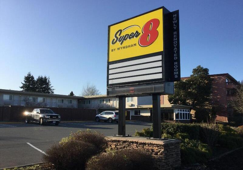فندق صغير Super 8 By Wyndham Courtenay
