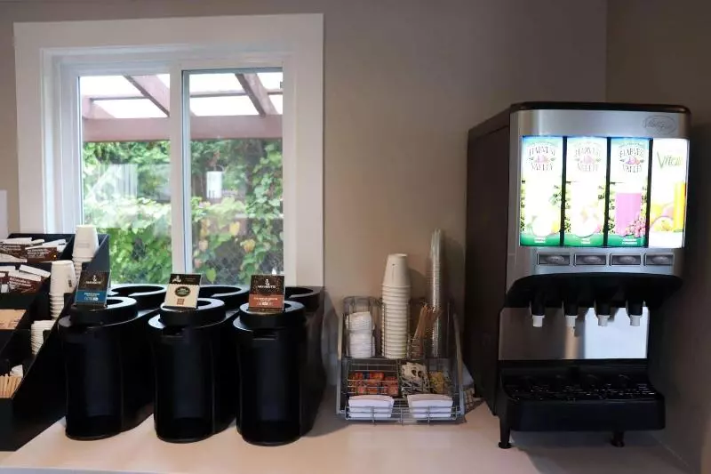 Retkeilymaja Super 8 By Wyndham Courtenay