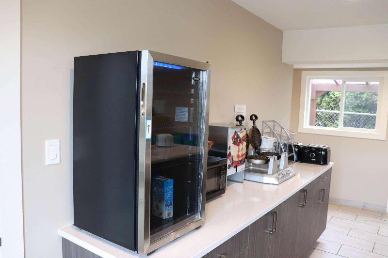 فندق صغير Super 8 By Wyndham Courtenay