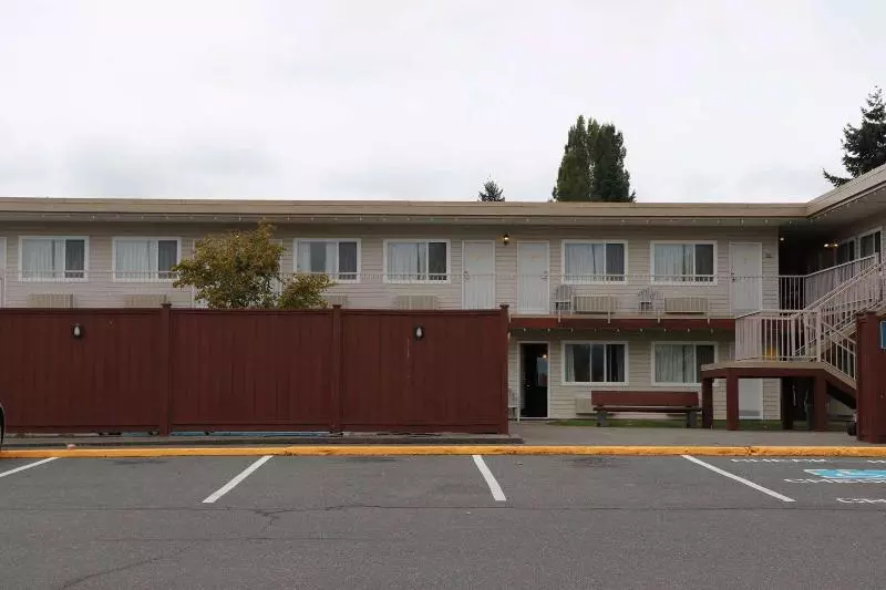 Retkeilymaja Super 8 By Wyndham Courtenay