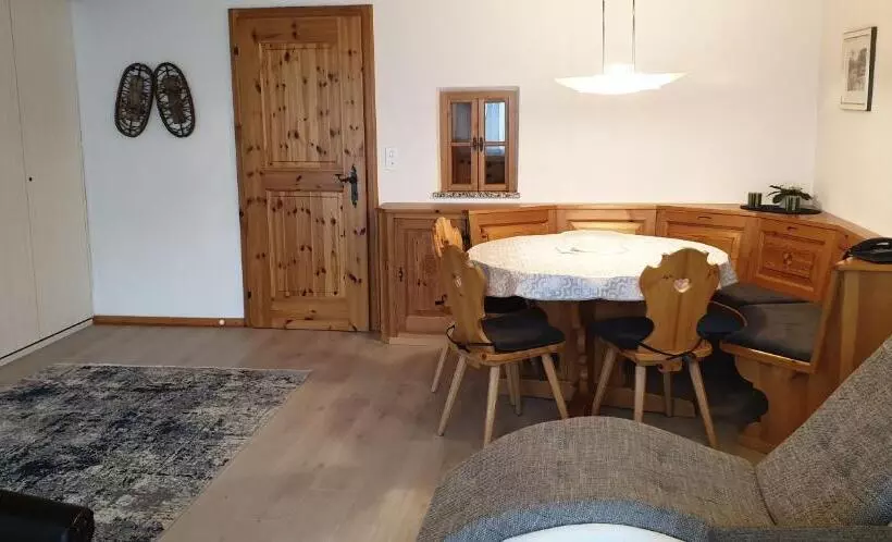 Ferienwohnungen Chesa Clois 24