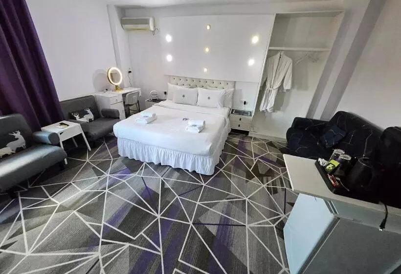 Pensiune Amethyst House