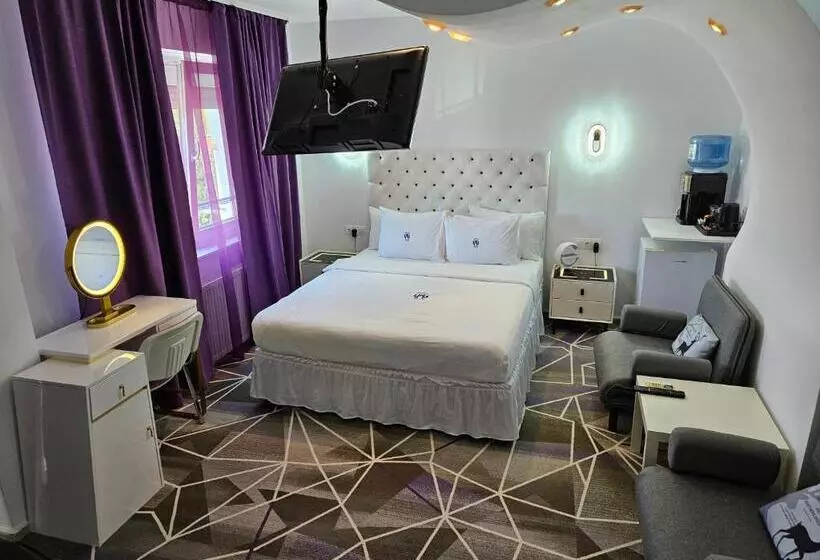 Pensiune Amethyst House