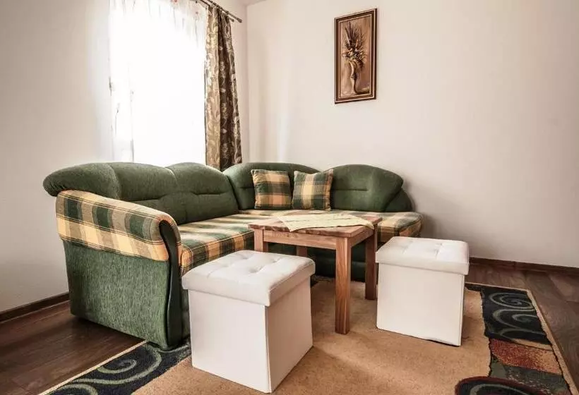 Majatalo Apartmanovy Dom Martha A Domček Martuška