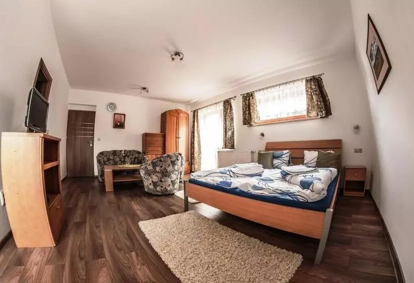 Majatalo Apartmanovy Dom Martha A Domček Martuška