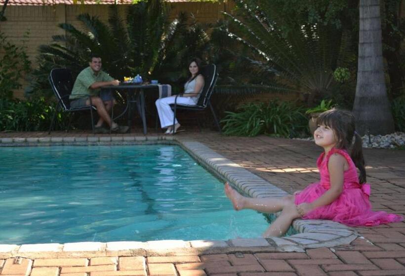 פנסיון Cycas Guest House