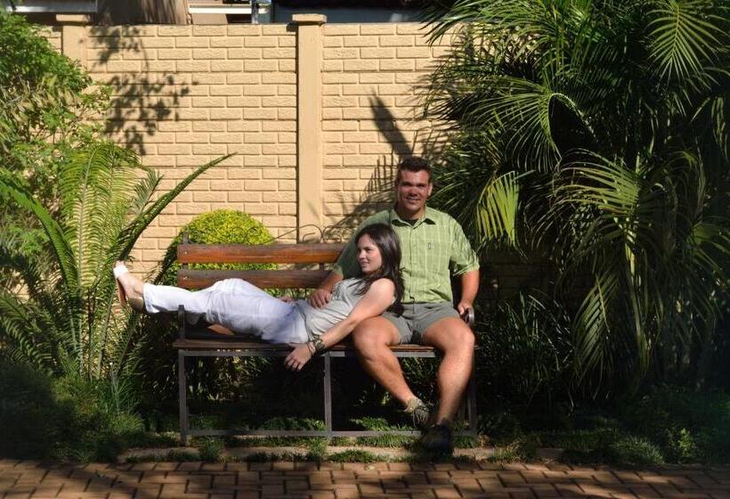 פנסיון Cycas Guest House