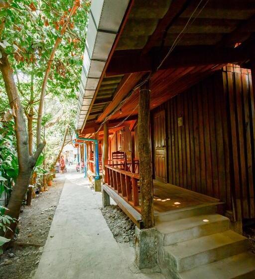 פנסיון Molina Bungalows