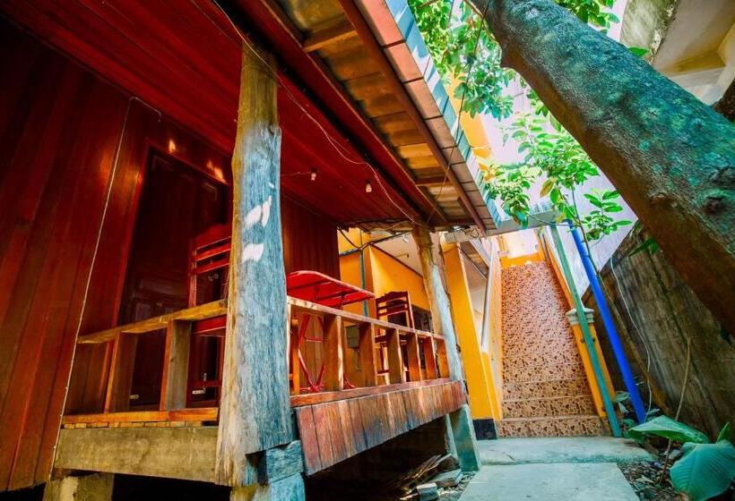 פנסיון Molina Bungalows