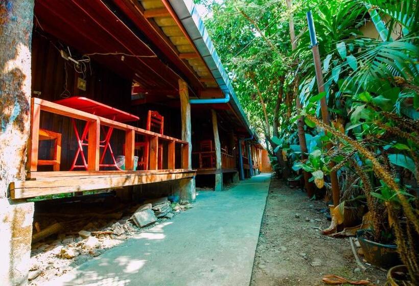 פנסיון Molina Bungalows