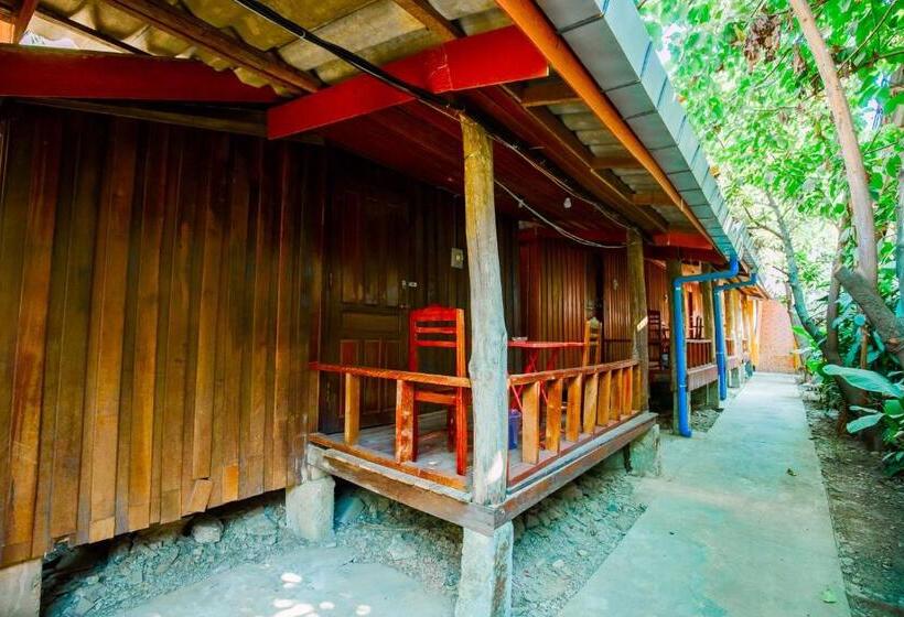 פנסיון Molina Bungalows