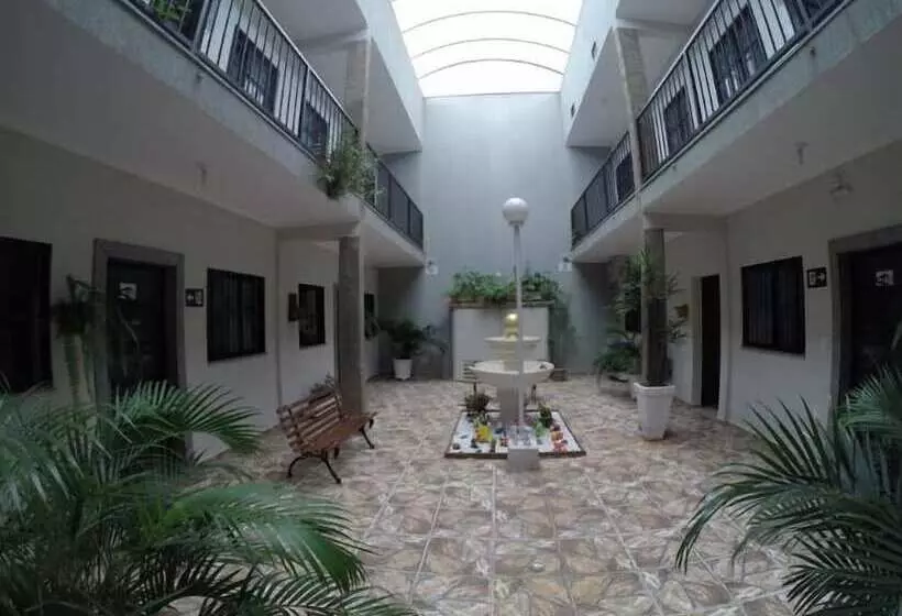 ペンション Pousada Golden House   Próxima Ao Thermas No Centro De Aguas