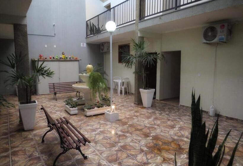 펜션 Pousada Golden House Próxima Ao Thermas No Centro De Aguas