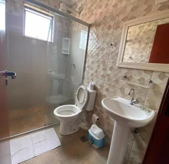 ペンション Pousada Golden House   Próxima Ao Thermas No Centro De Aguas