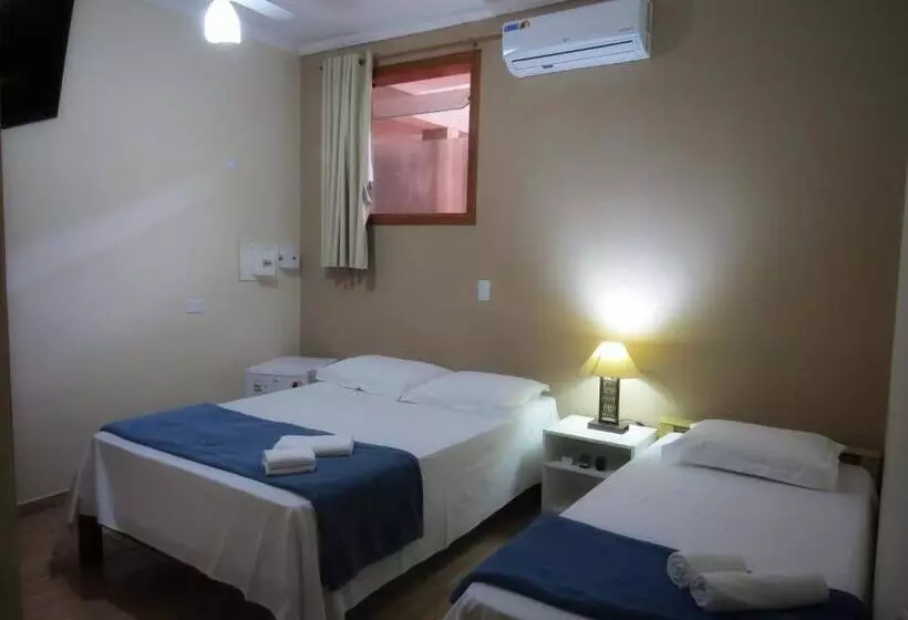 ペンション Pousada Golden House   Próxima Ao Thermas No Centro De Aguas