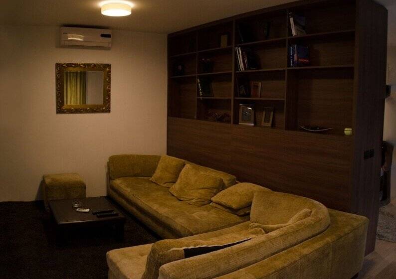 پانسیون The Belgrade Hills Rooms And Suites