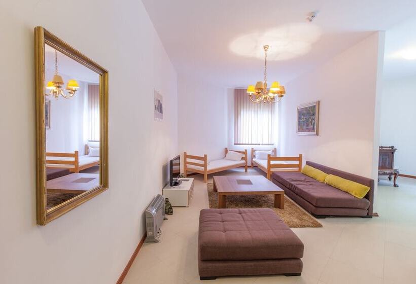 پانسیون The Belgrade Hills Rooms And Suites