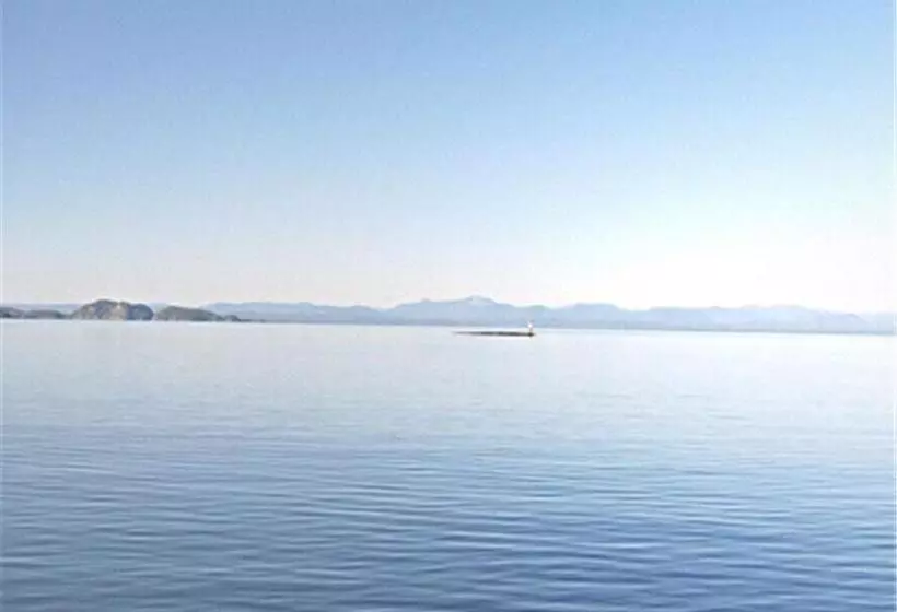 Retkeilymaja North Shore Inn